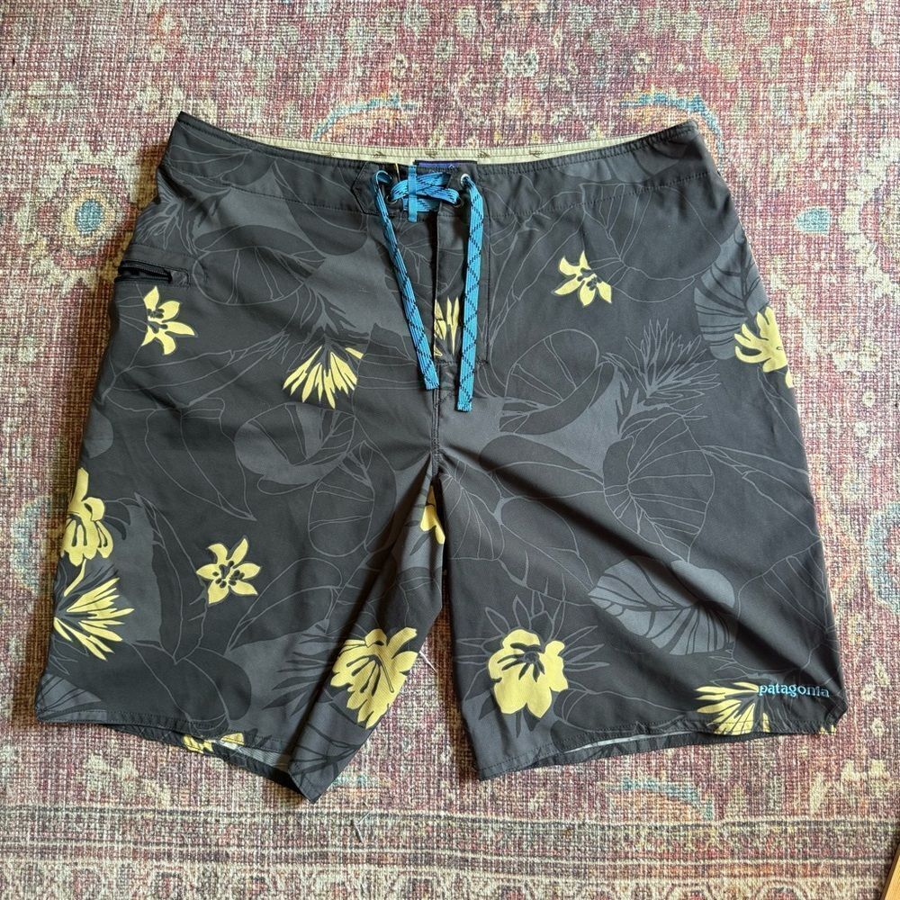 Patagonia Men's Swim Shorts - gray and Yellow Floral size 35